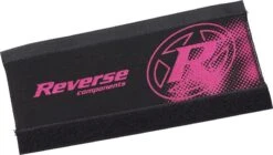 Reverse - Protège Base Arrière Néoprène Avec Logo 10 Reverse - Protège Base Arrière Néoprène Avec Logo -Pas Cher E-Bike Magasin 7447 1 3840x2160
