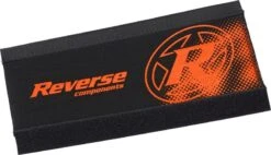 Reverse - Protège Base Arrière Néoprène Avec Logo 11 Reverse - Protège Base Arrière Néoprène Avec Logo -Pas Cher E-Bike Magasin 7469 1 3840x2160